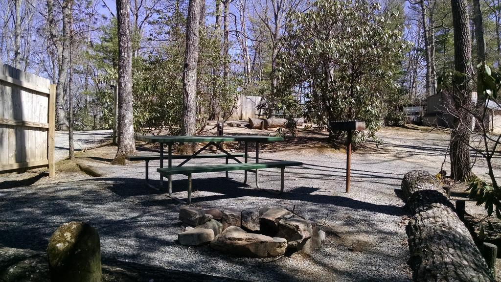 Linville Falls Campground, Rv Park, And Cabins Kültér fotó