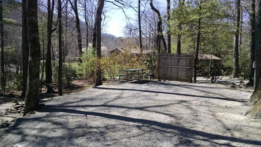 Linville Falls Campground, Rv Park, And Cabins Kültér fotó